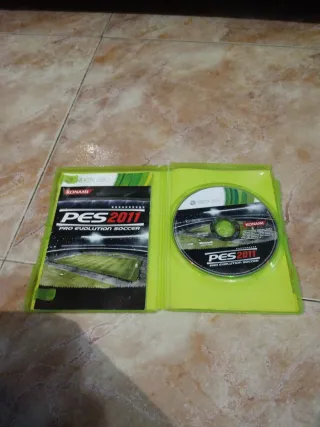 Juego Xbox 360 PES 2011