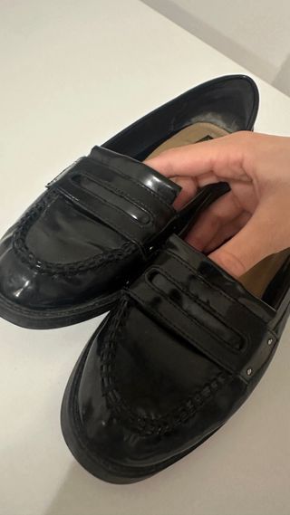 Mocasines charol Pull&Bear talla 37 negro elegante