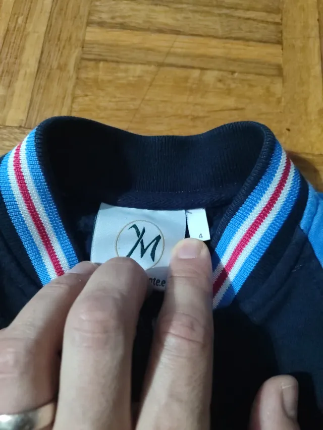 Chaqueta deportiva colegio Jesús María T4