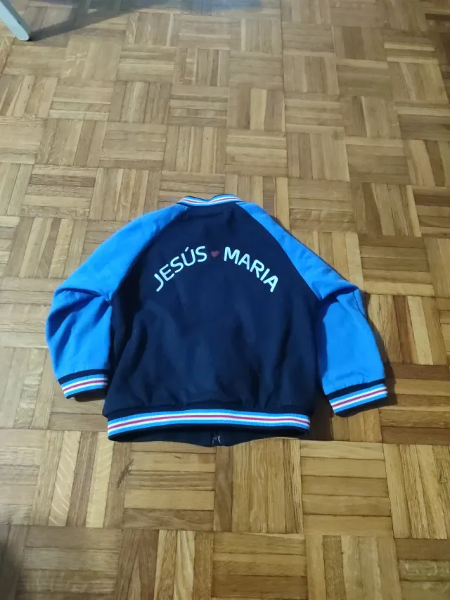 Chaqueta deportiva colegio Jesús María T4