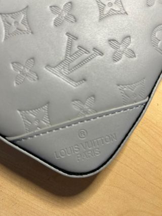 Bandolera Louis Vuitton Gris y Negra