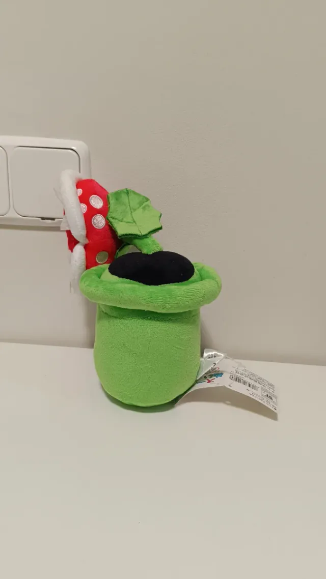 Mario Bros Planta carnívora Peluche 22 cm – NUEVA