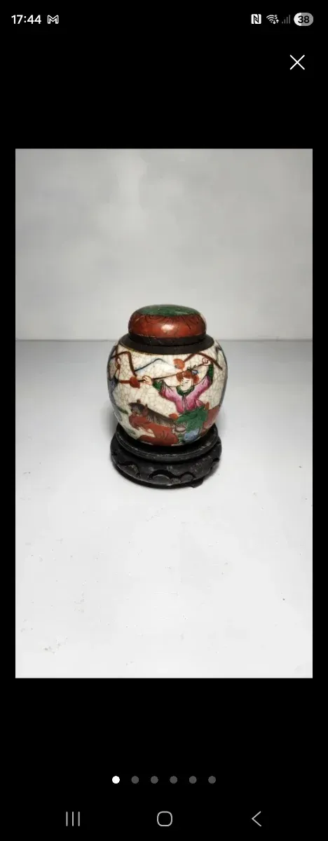 Jarron porcelana oriental con tapa y base tallada