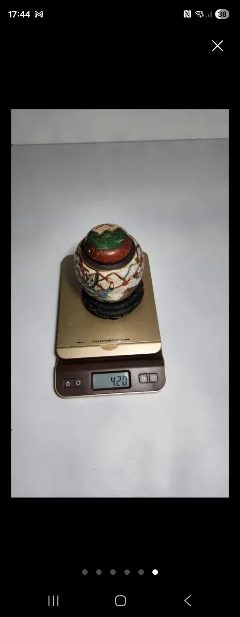 Jarron porcelana oriental con tapa y base tallada