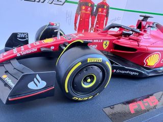 Ferrari F1-75 Leclerc 2022 1:18 Bburago Burago