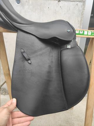 Silla de salto Stubben 15 negra