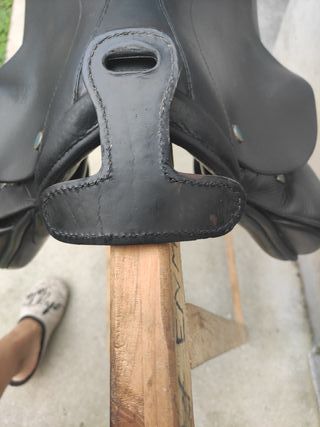 Silla de salto Stubben 15 negra