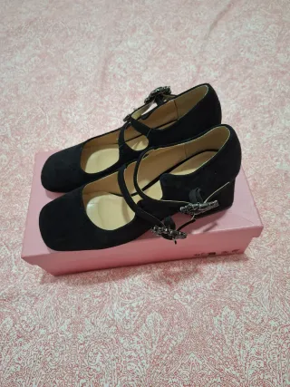 Zapatos de lujo con pedreria