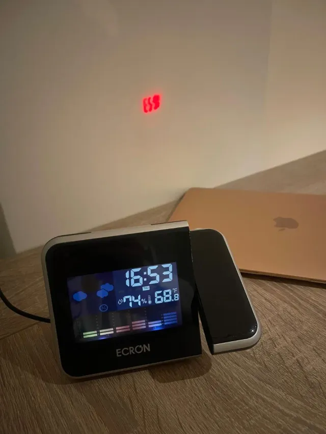 Reloj despertador proyector