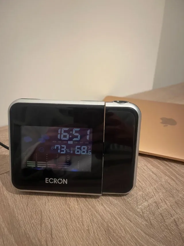 Reloj despertador proyector