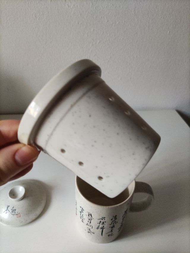 Taza de té con filtro de cerámica