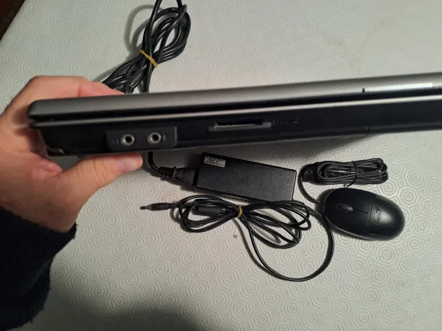 Computer HP Compaq 6820s + caricabatterie + mouse