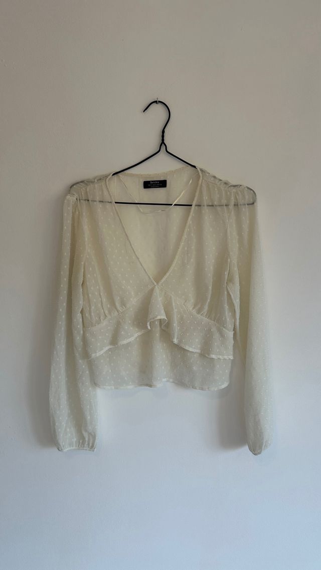 Blusa Bershka transparente bordada