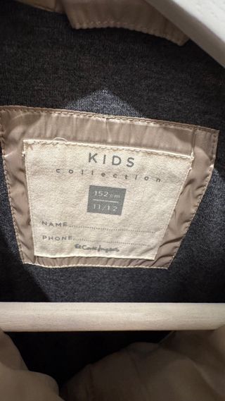 Abrigo plumas niña dorado