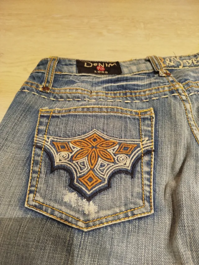 Vaqueros vintage campana