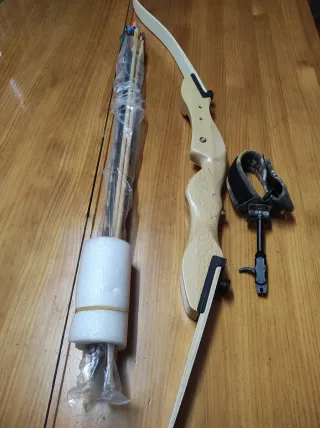 Arco Zasdar 28 lbs con disparador y flechas