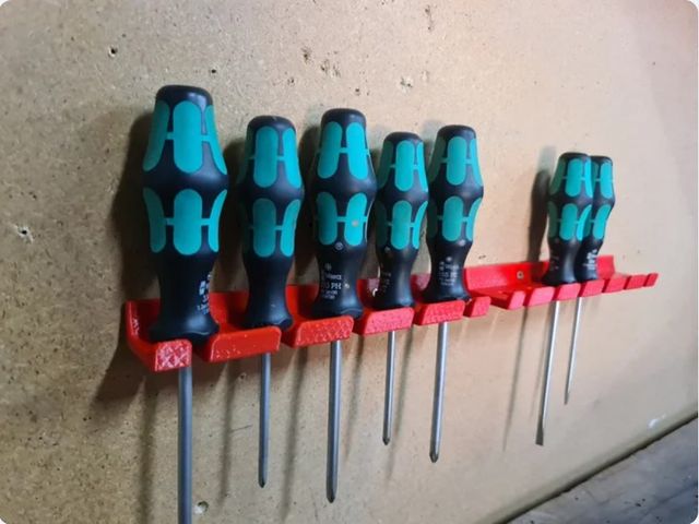 3 SOPORTES DE PARED PARA 16 DESTORNILLADORES 