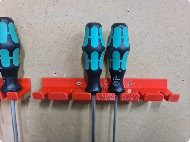 3 SOPORTES DE PARED PARA 16 DESTORNILLADORES 