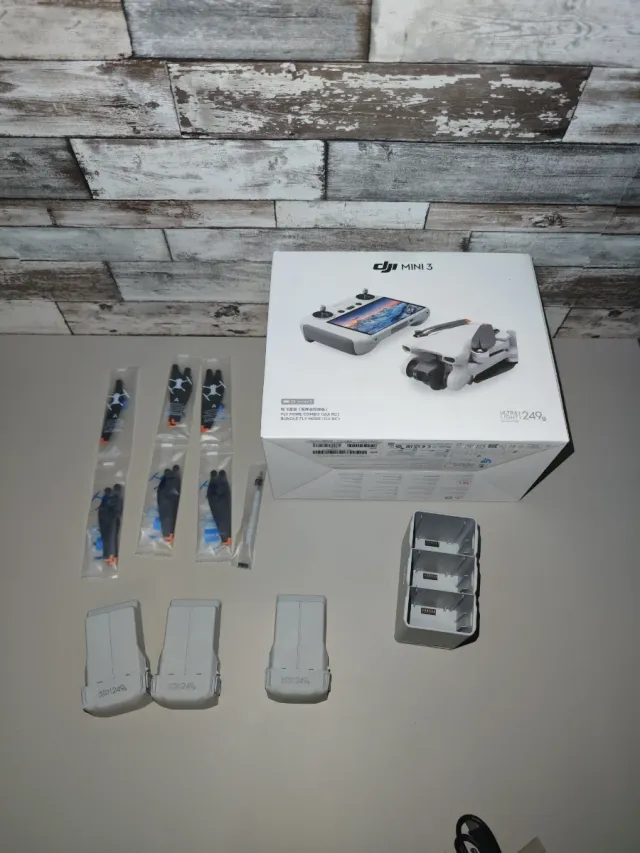 DJI Mini 3 Fly More Combo