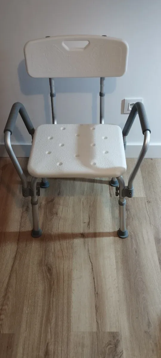 Silla ortopédica para ducha.