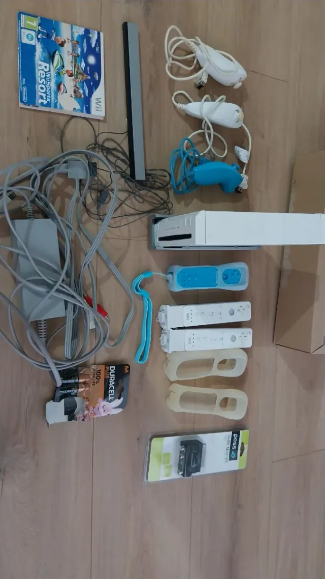 Wii Sports + Resort + 3 Mandos