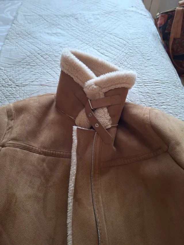 Abrigo marrón piel y borrego