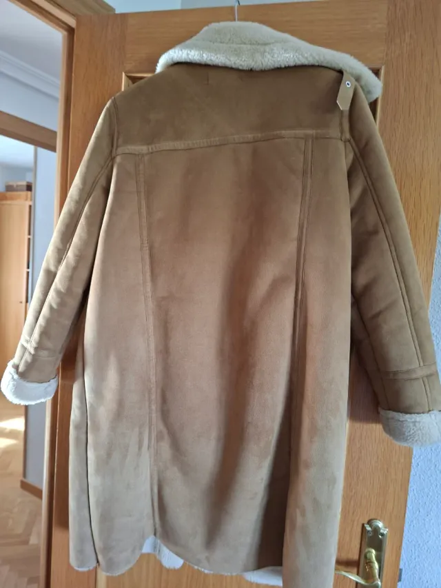 Abrigo marrón piel y borrego