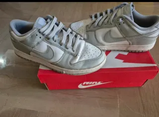 Nike Dunk Low Grigie e Bianche