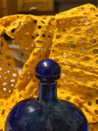 Coppia bottiglie decorative in vetro