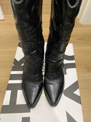 Botas camperas negras talla 38