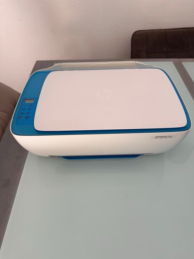 Impresora HP Multifunción Azul y Blanca