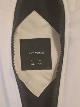 Chaquetón crema con capucha