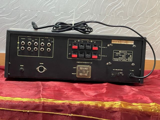 Amplificador Sanyo DCA 311 Plata