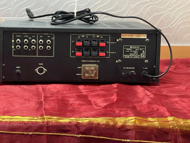 Amplificador Sanyo DCA 311 Plata