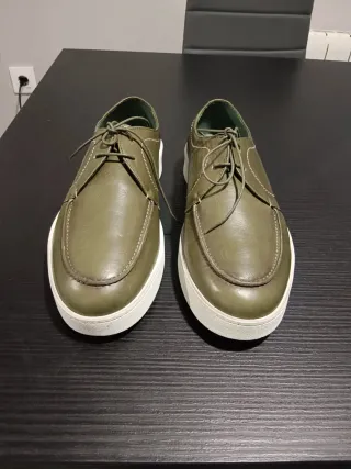 Zapatos verdes de piel