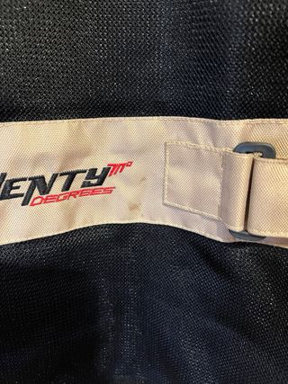 Chaqueta de moto con protecciones