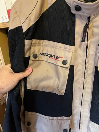 Chaqueta de moto con protecciones