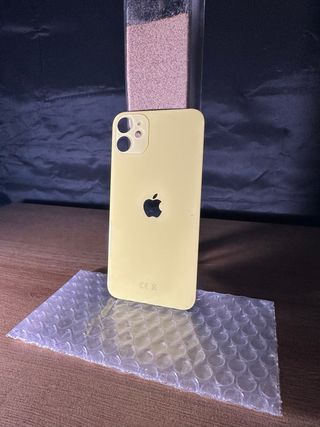 Cover posteriore gialla per iPhone 11