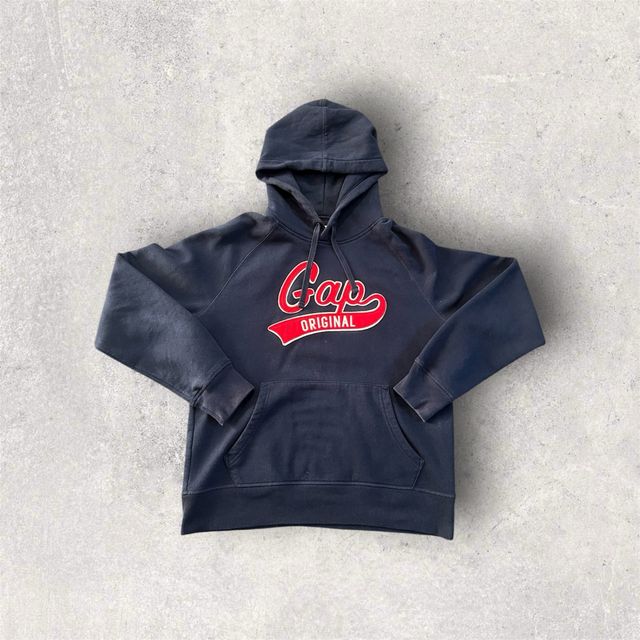 SUDADERA GAP CON LOGO EFECTO TERCIOPELO ROJO