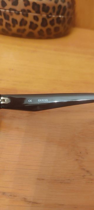 GUESS - Montura gafas GU7192 BLK-35 y estuche