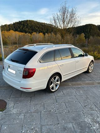 Skoda Superb Combi 4x4 DSG