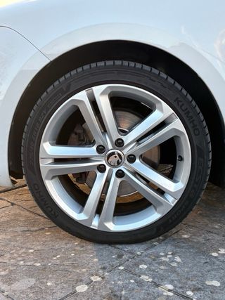 Skoda Superb Combi 4x4 DSG