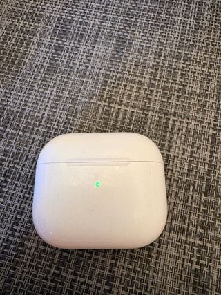 AirPods con estuche de carga Lightning
