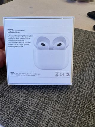 AirPods con estuche de carga Lightning