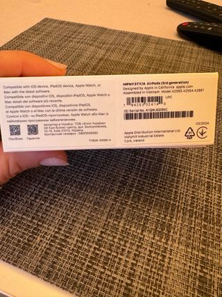 AirPods con estuche de carga Lightning