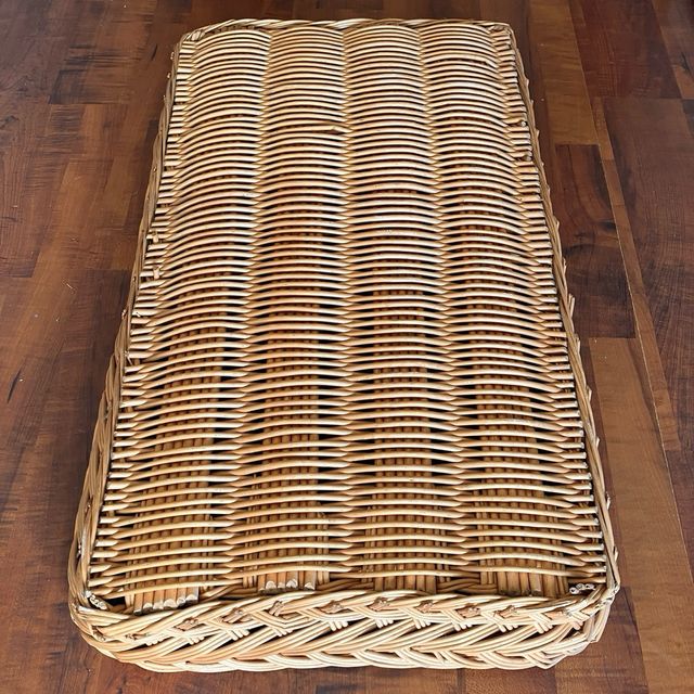 Bandeja de mimbre trenzado