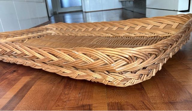 Bandeja de mimbre trenzado