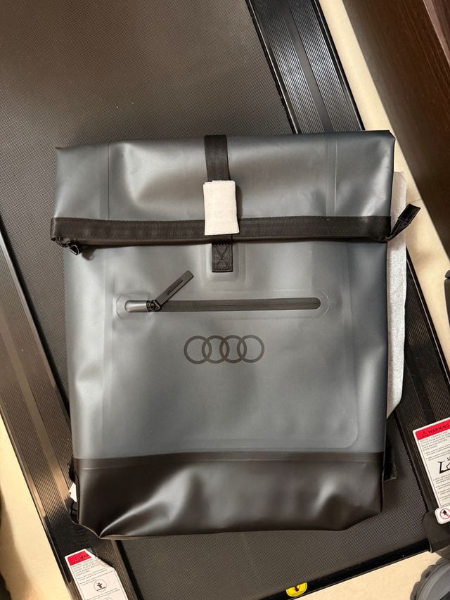 Zaino Audi Grigio Impermeabile