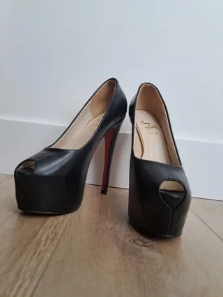Tacones Christian Louboutin Negros Auténticos