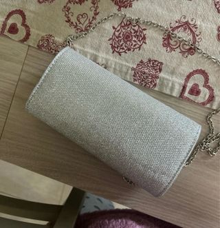 Pochette argento con catena